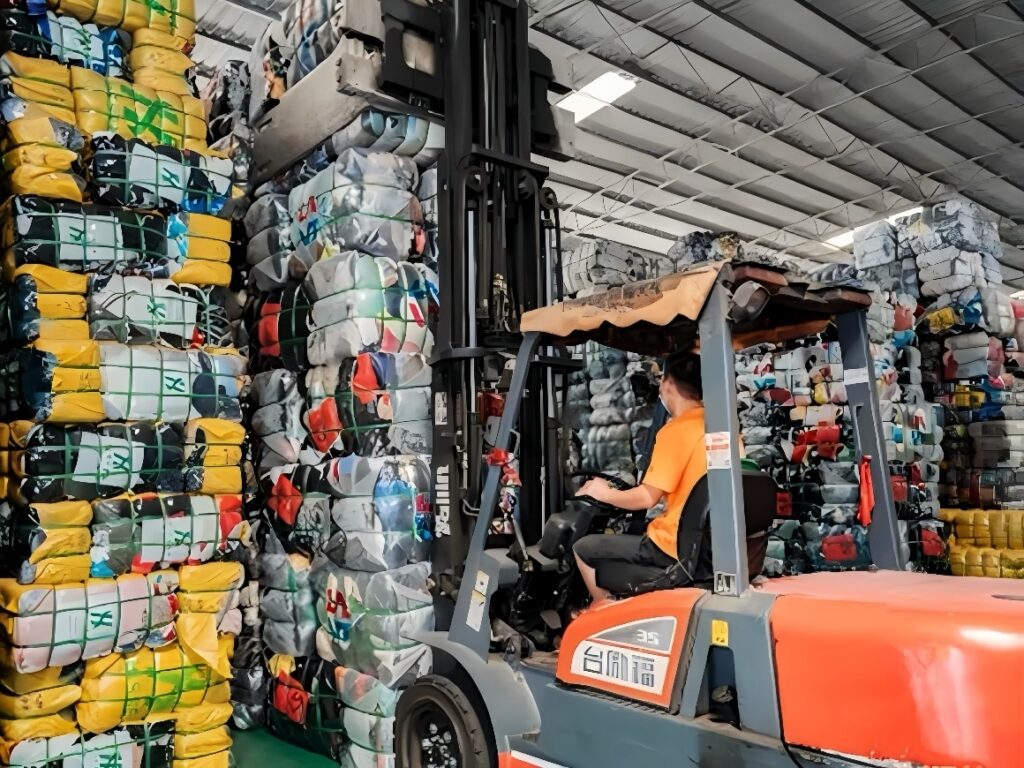 Massive-Warehouse-Storage
